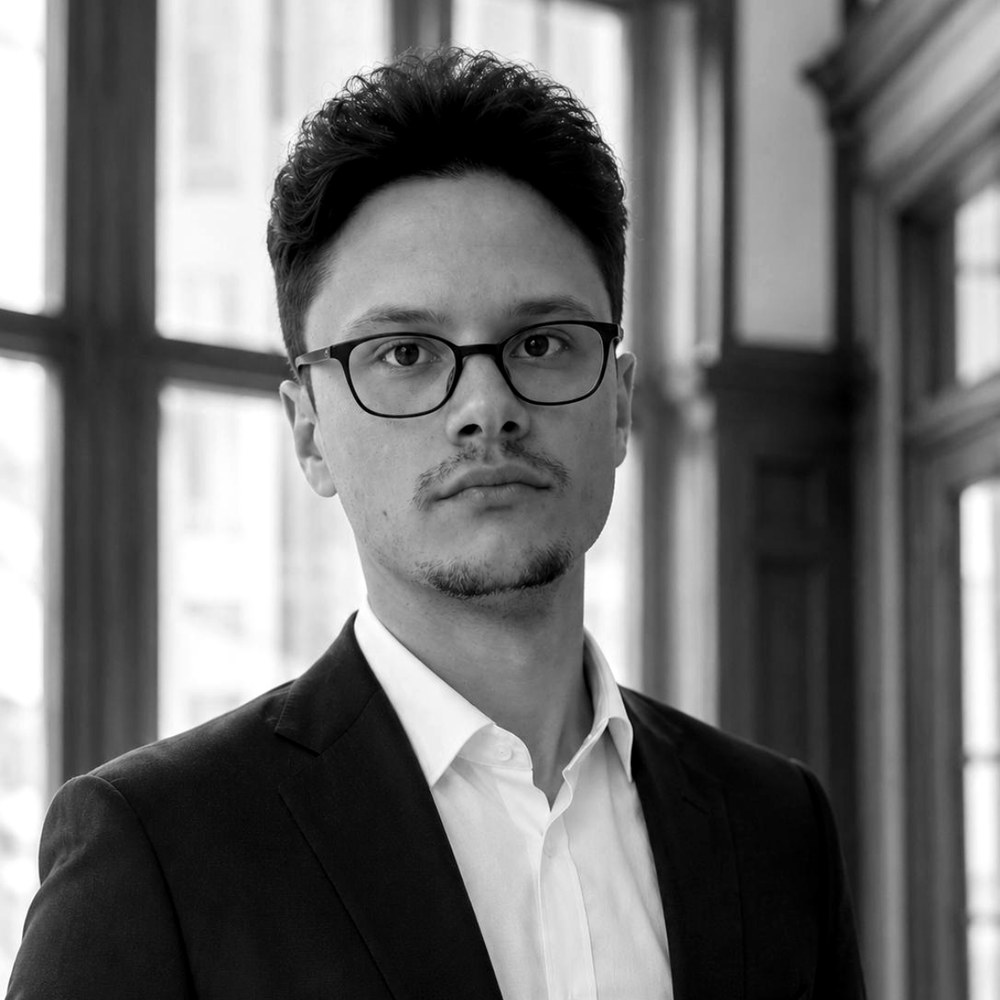 Julian Ajdari, Geschäftsführer